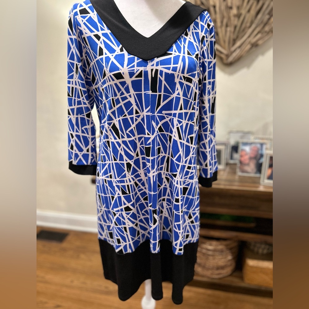 Leota shift dress- M